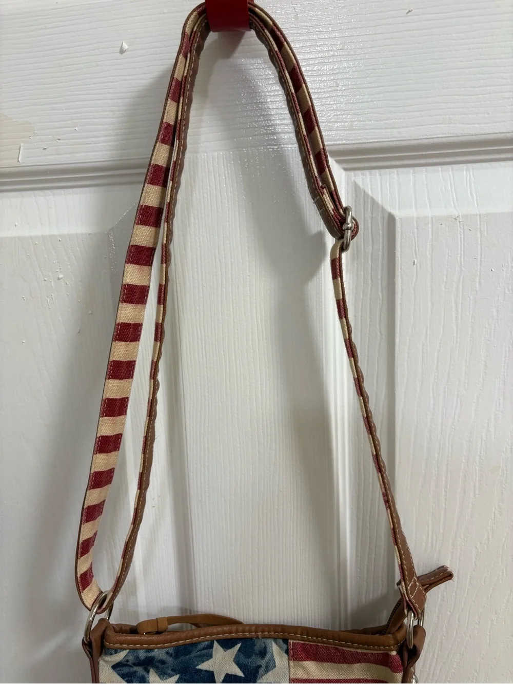 Retro crossbody Stars and Stripes bag with fringe, note striped underside strap